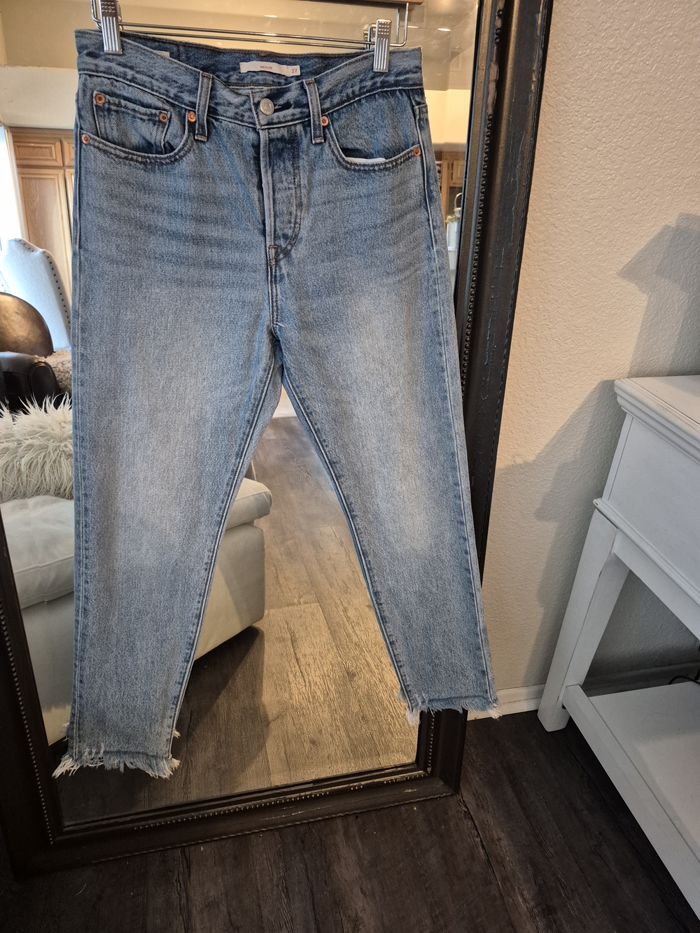 💕Levi's Wedgie Straight Crop Jeans- Size 27💕